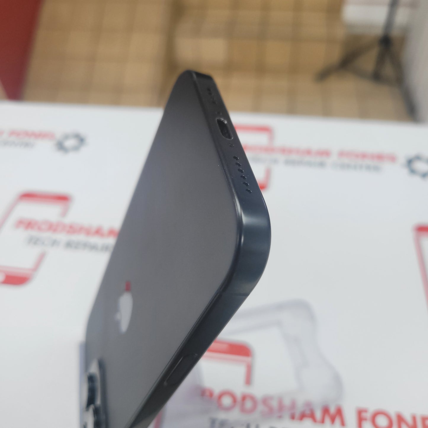 iPhone 16 Pro Max - Black Titanium - 256GB - Unlocked - Grade A (SPT4313)