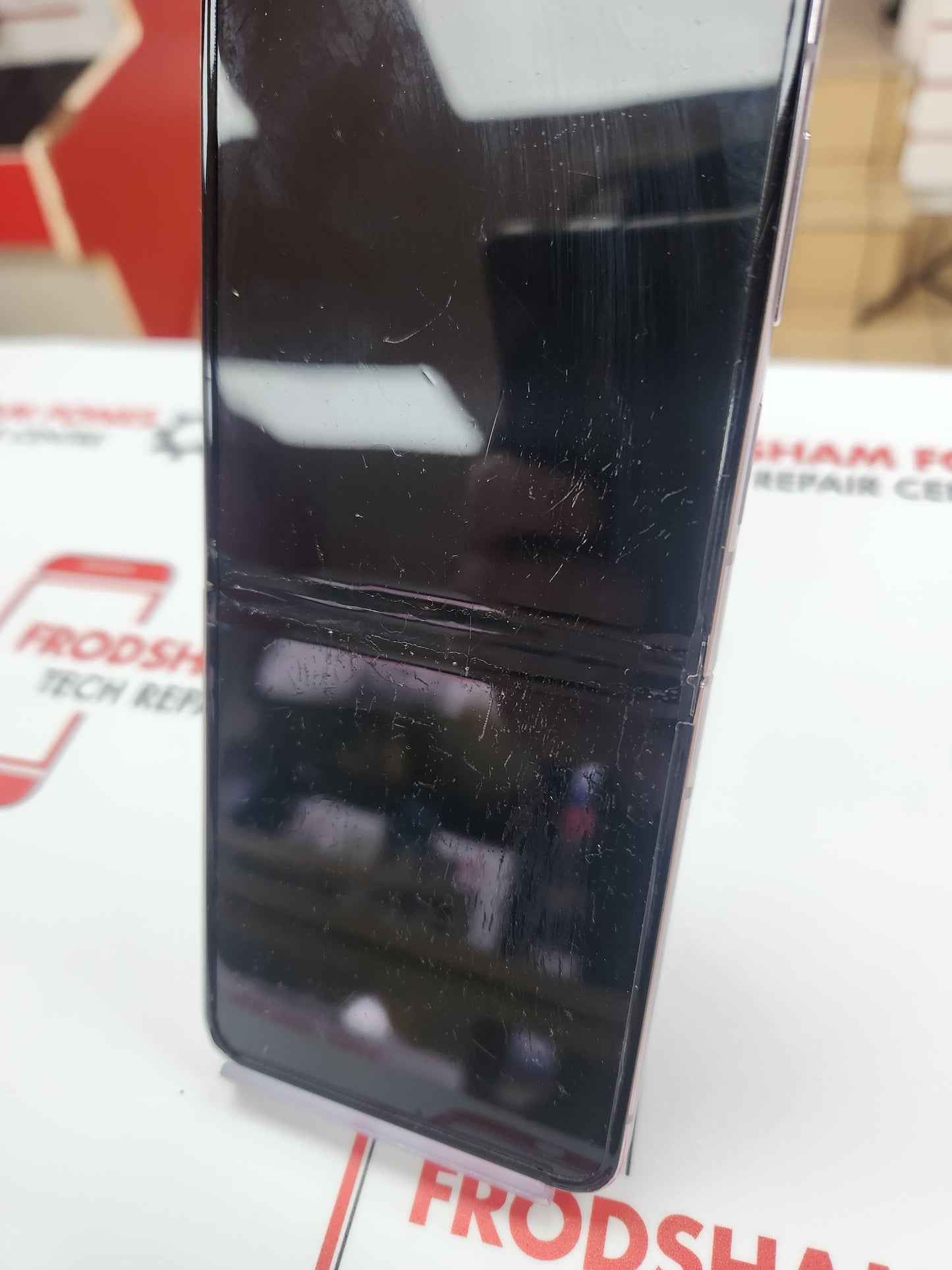 Samsung Z Flip 5 - Pink - Scratched Screen (EB1084)