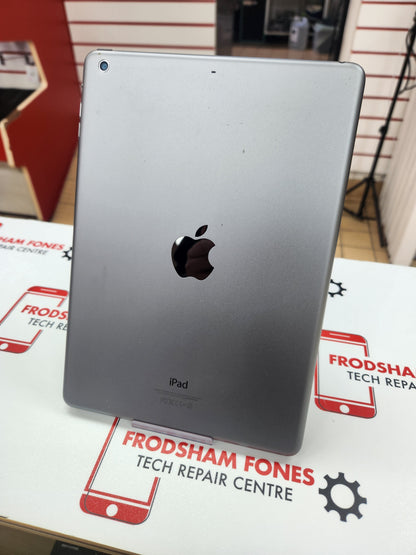 iPad Air 1 - Silver (EB1087)