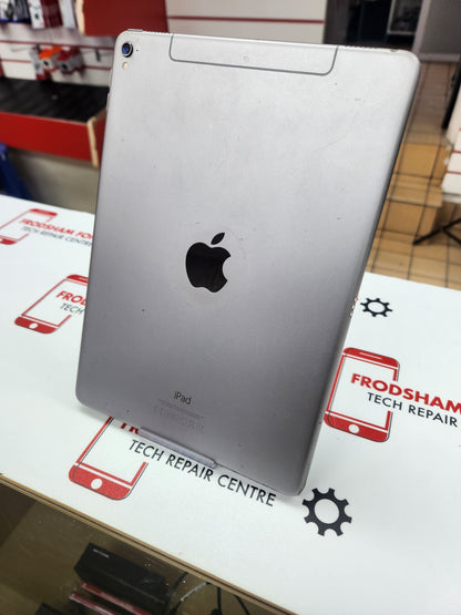 iPad Pro 9.7" First Gen - Silver (EB1088)