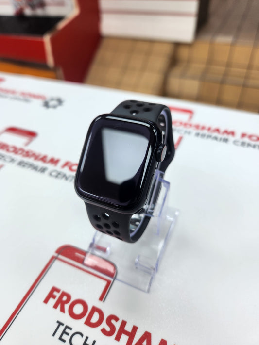 Apple Watch Series 7 41mm - Black - Overheating (EB1093)