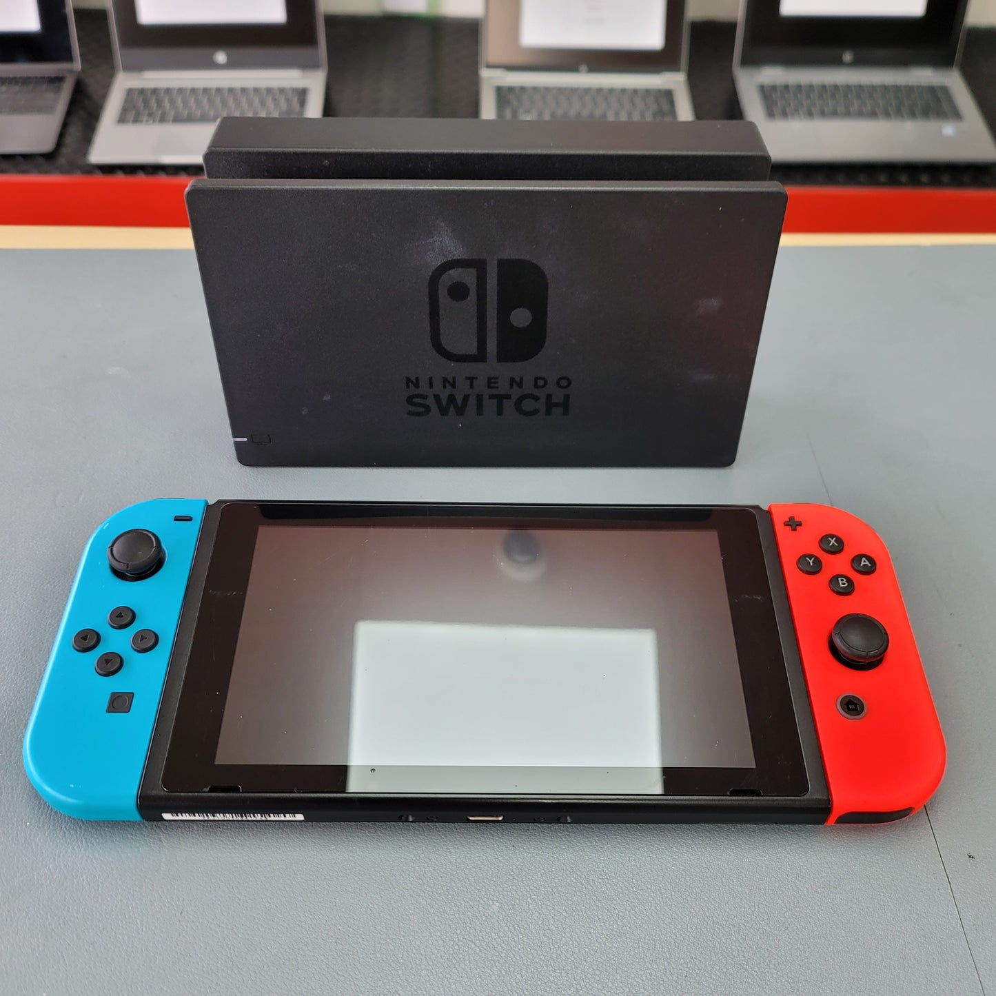 Nintendo Switch - Black/Blue/Red - Grade A - 64GB (IRT4748)