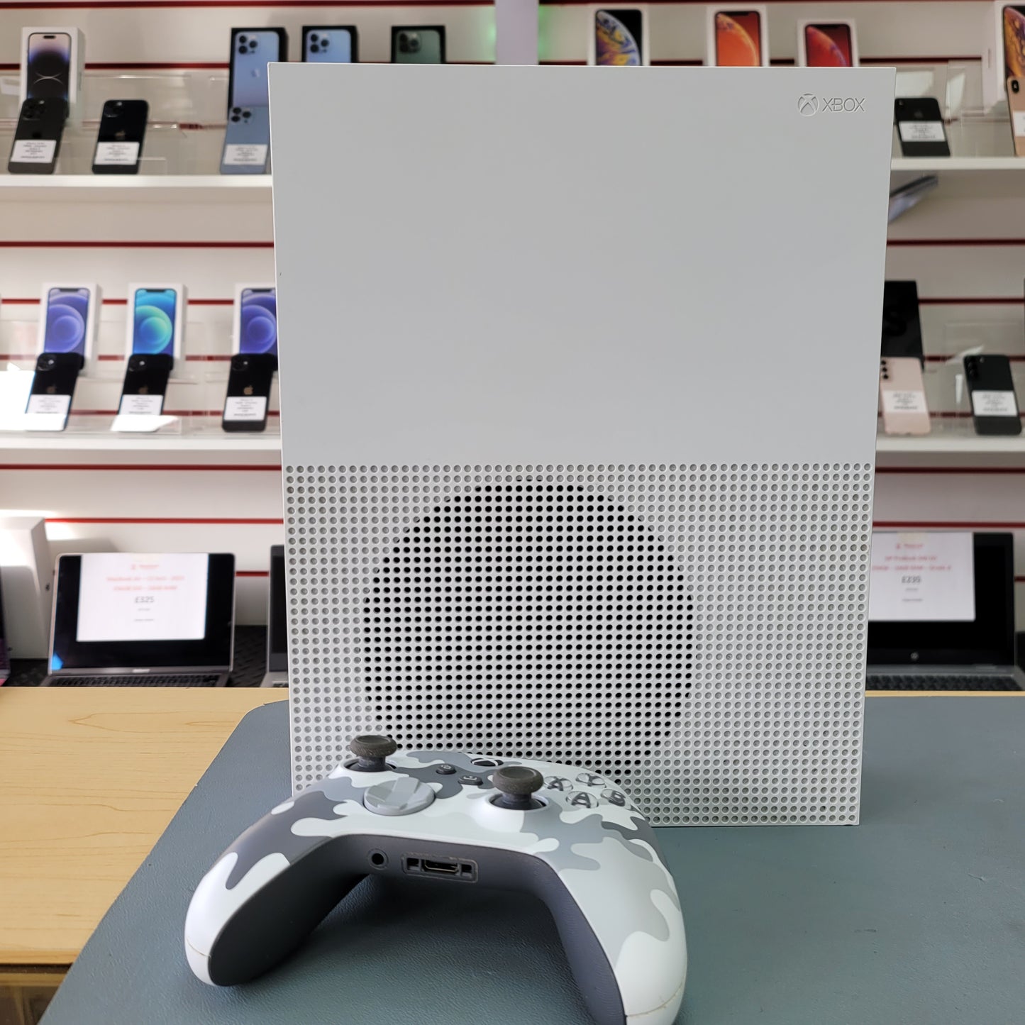 Xbox One S - White - Grade A - 500GB (IRT4698)