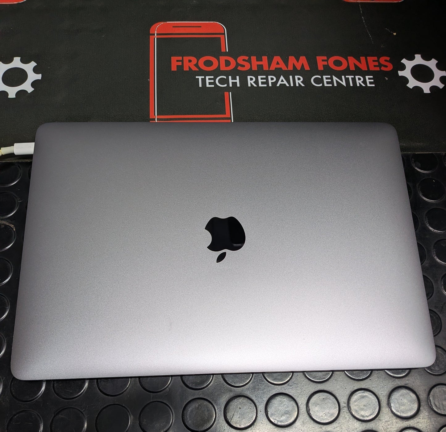 MacBook Air 13 Inch - A2179 - Space Grey - Faulty (EB1074)